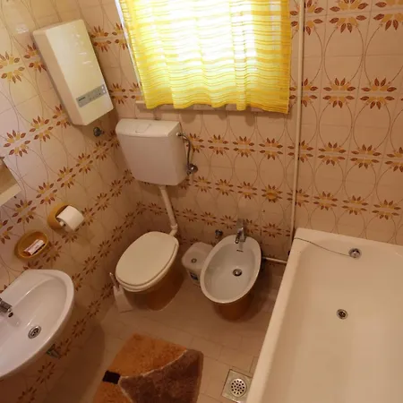 Ruzica Mit Terrasse By Interhome Apartmán